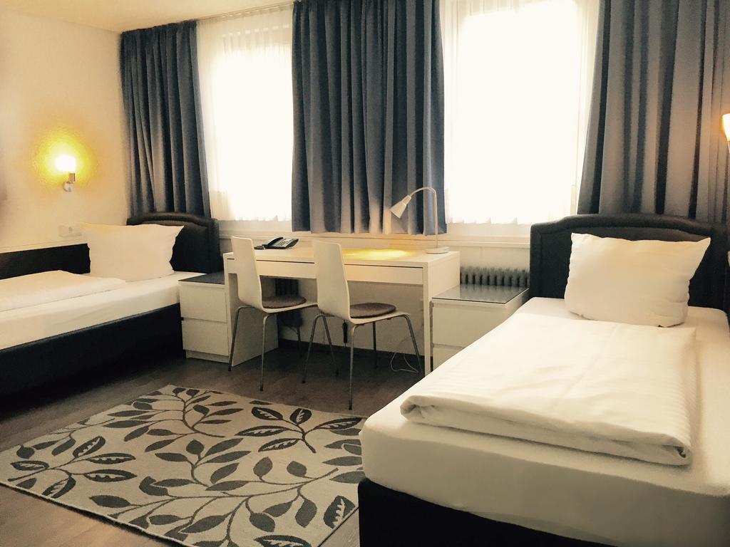 Hotel Waldhorn Stuttgart Zimmer foto